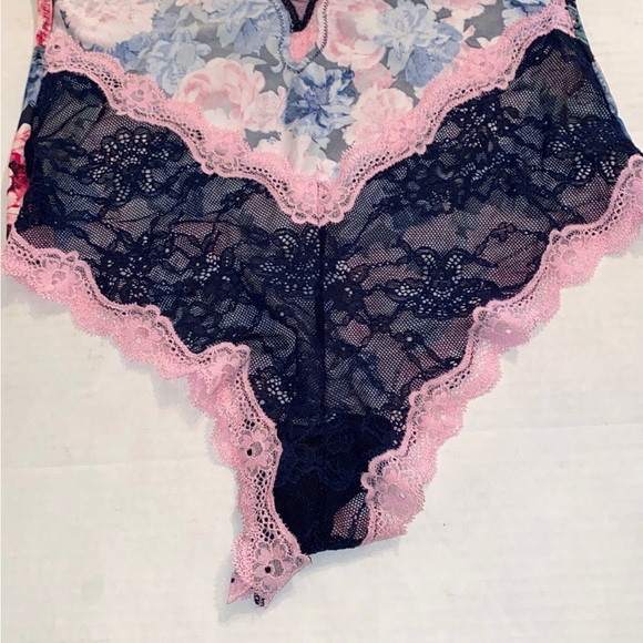 Victoria’s Secret pink flowers One Piece mesh & lace teddy bustier bodysuit M - Picture 7 of 9
